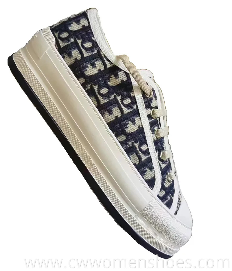 2024 Designer Fashion Trend Canvas Thick-Soled Embroidered Lace-up Top Quality Casual Walking Women Men Unisex Shoes